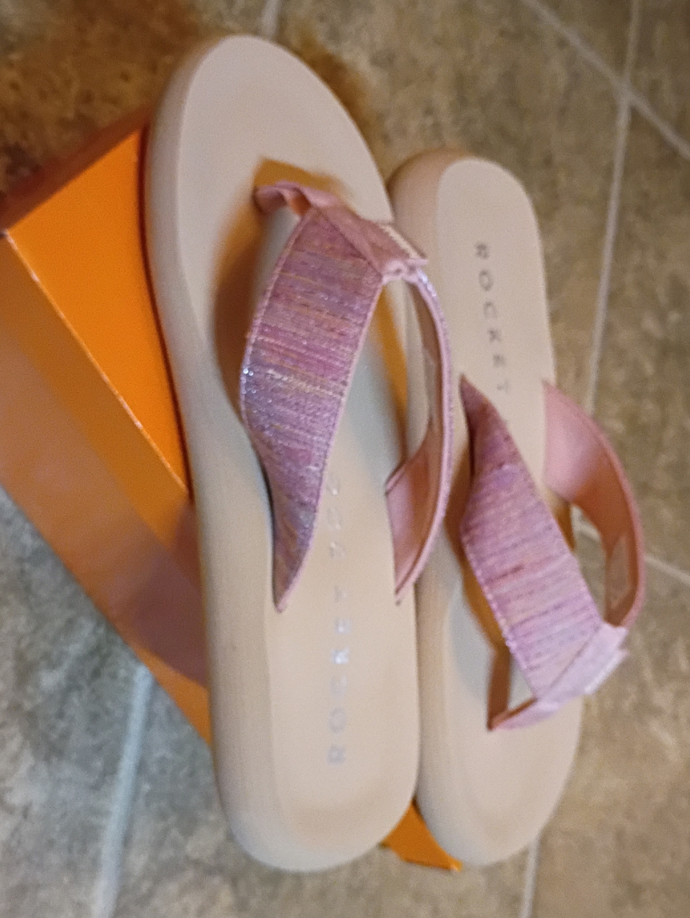 Rocket Dog NWT/BOX Sparkle Pink Lavender Thong Sandals Women's Size 10 - Picture 7 of 16